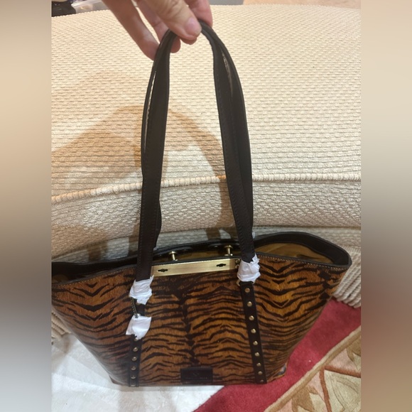 Patricia Nash Tiger Print Tote NWT - Picture 15 of 16